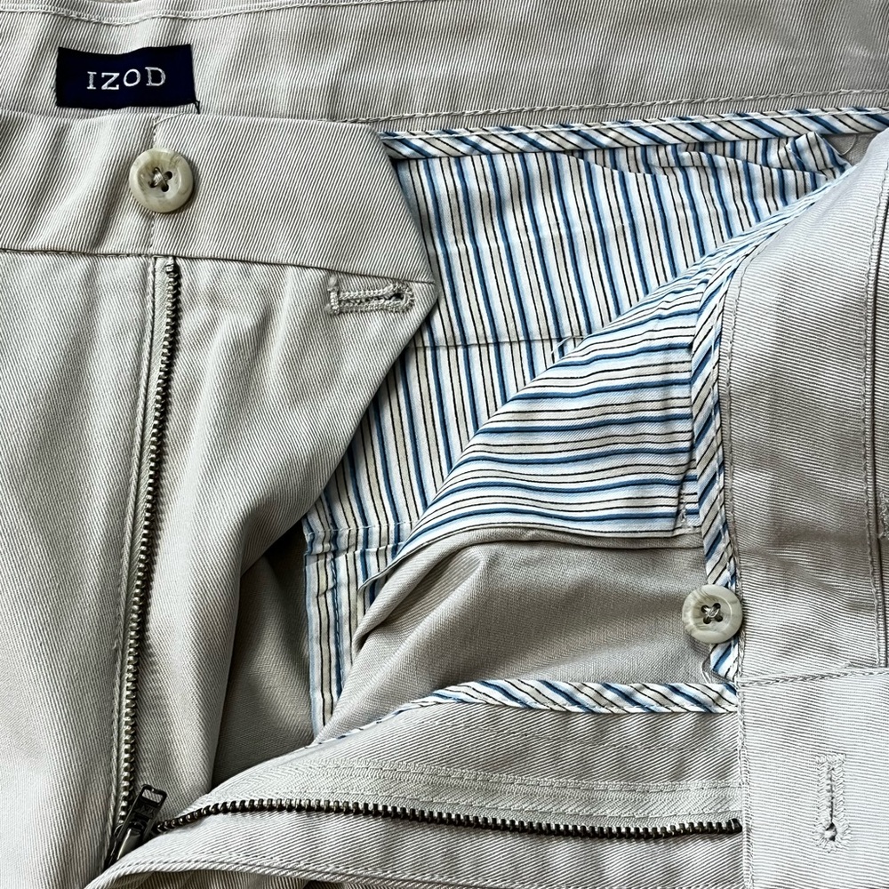 Izod Men's Classic Pleated Khakis